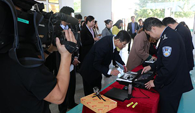 “一體機(jī)”來(lái)了，霸王花集團(tuán)成為全國(guó)首家享受該服務(wù)的企業(yè)